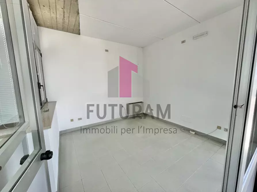 Immagine 12 di Negozio in affitto  a Brendola