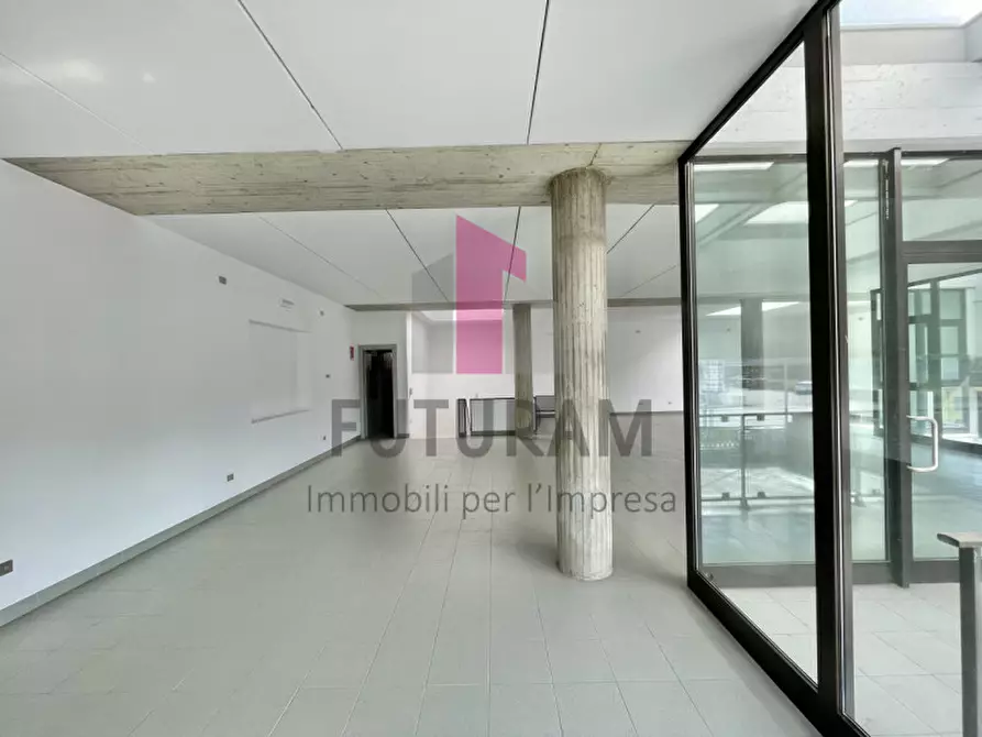 Immagine 18 di Negozio in affitto  a Brendola