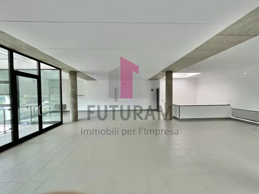 Immagine 22 di Negozio in affitto  a Brendola