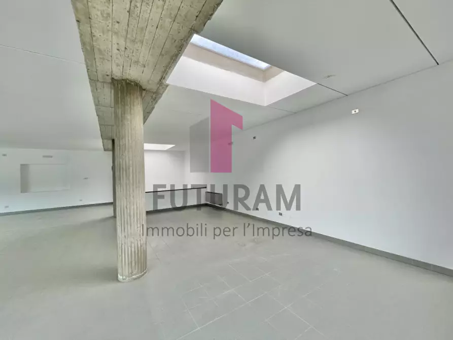 Immagine 23 di Negozio in affitto  a Brendola
