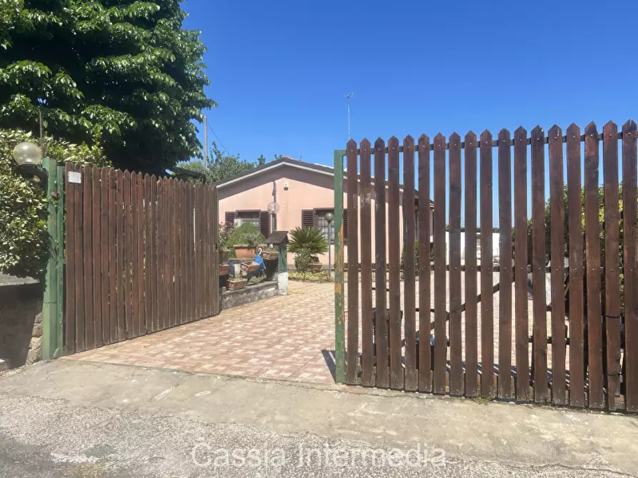 Immagine 2 di Villa in vendita  in Via Passerella 226 a Nepi