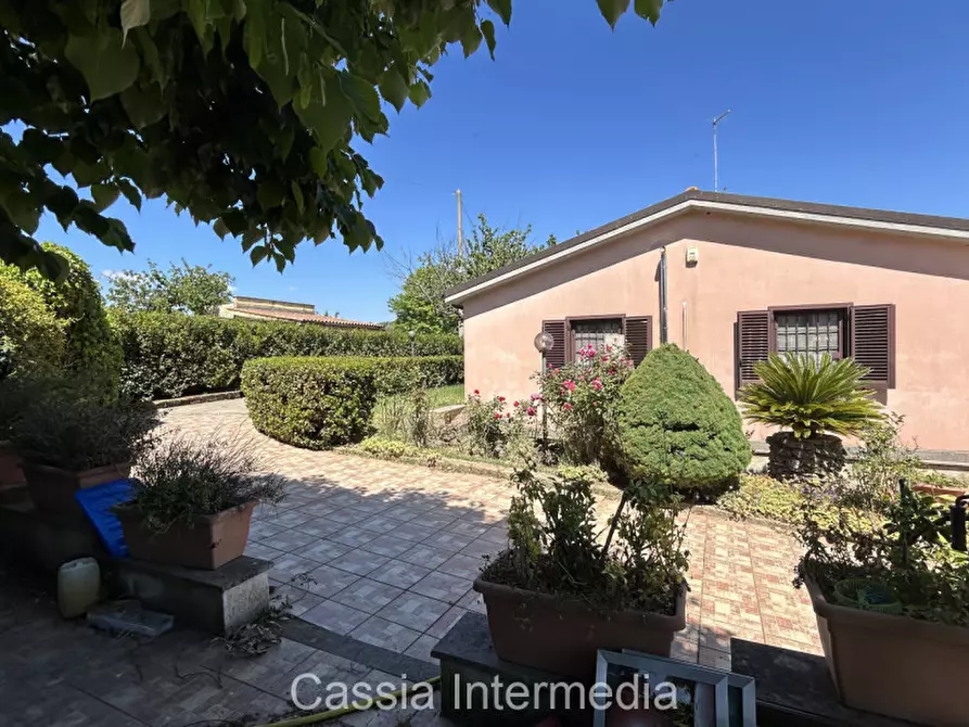 Immagine 3 di Villa in vendita  in Via Passerella 226 a Nepi