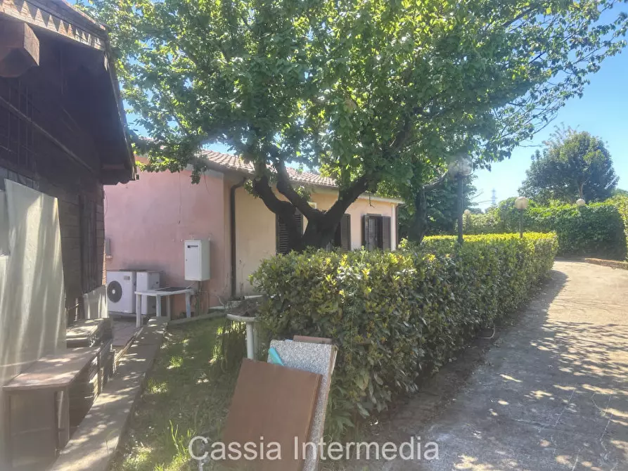 Immagine 10 di Villa in vendita  in Via Passerella 226 a Nepi