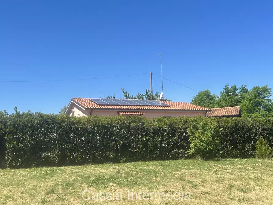Immagine 11 di Villa in vendita  in Via Passerella 226 a Nepi
