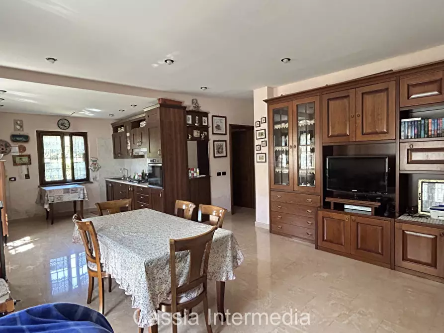 Immagine 15 di Villa in vendita  in Via Passerella 226 a Nepi