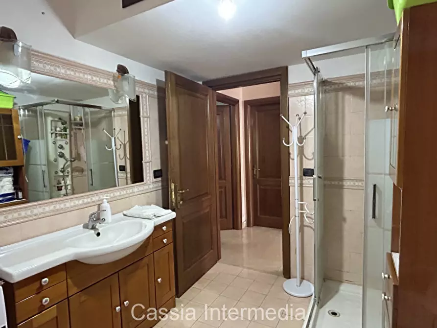 Immagine 24 di Villa in vendita  in Via Passerella 226 a Nepi
