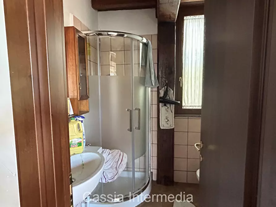 Immagine 30 di Villa in vendita  in Via Passerella 226 a Nepi