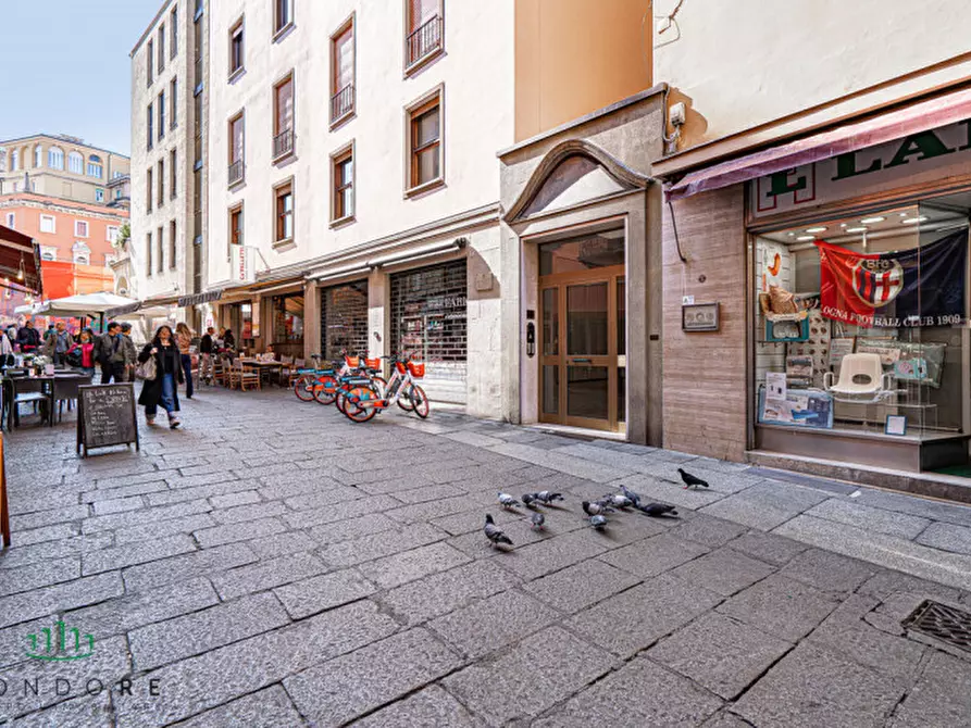 Immagine 16 di Ufficio in vendita  in Due Torri a Bologna