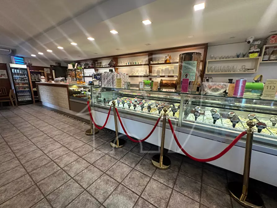 Immagine 7 di Attività commerciale in vendita  a Egna .Neumarkt.