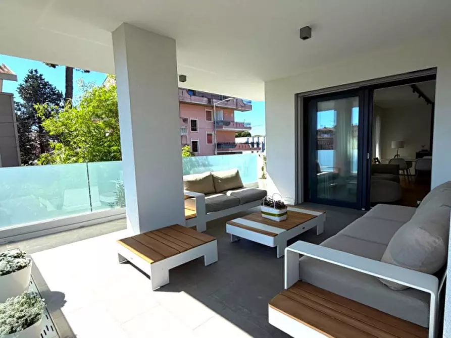Immagine 2 di Appartamento in vendita  in viale Borgonovo a Riccione