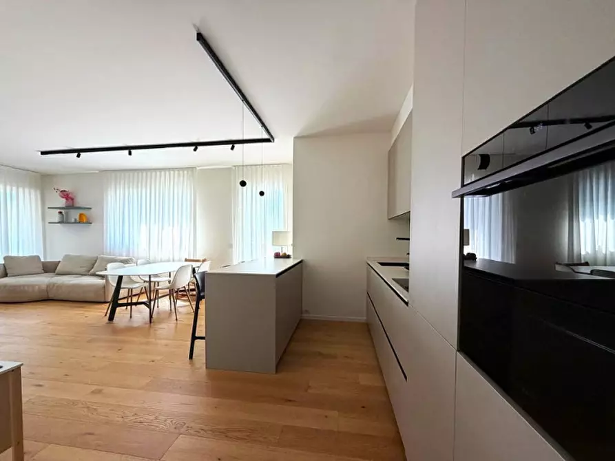 Immagine 4 di Appartamento in vendita  in viale Borgonovo a Riccione