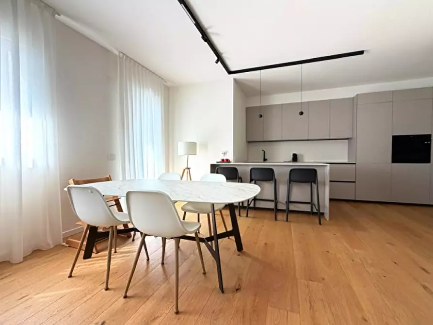 Immagine 5 di Appartamento in vendita  in viale Borgonovo a Riccione