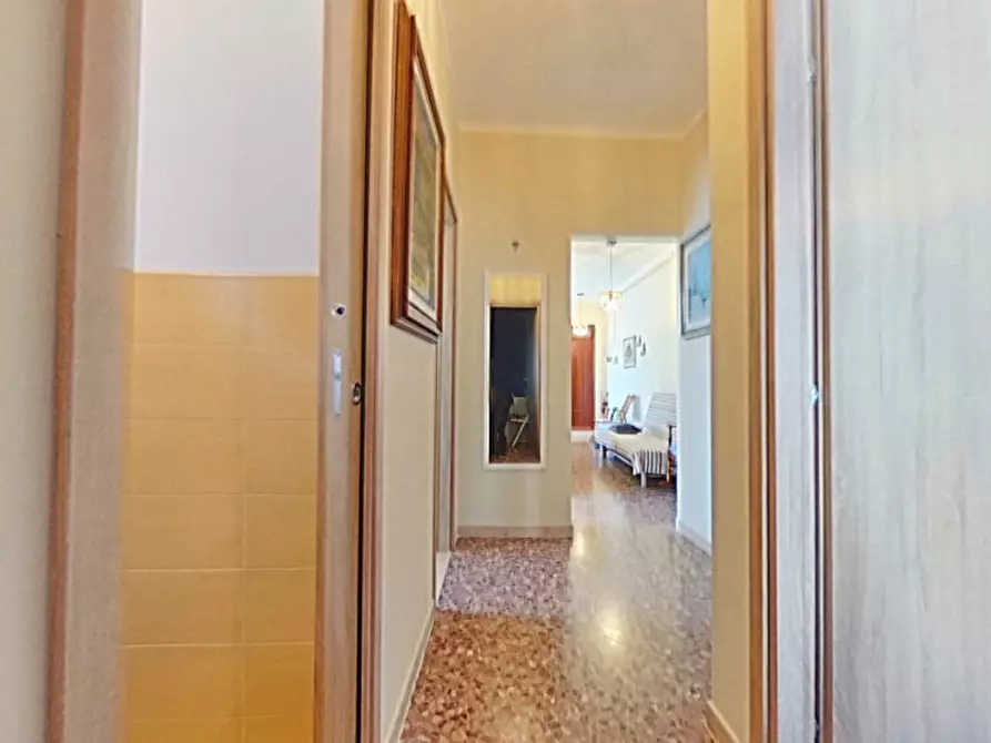 Immagine 14 di Appartamento in vendita  in Via degli Scavi a Fasano