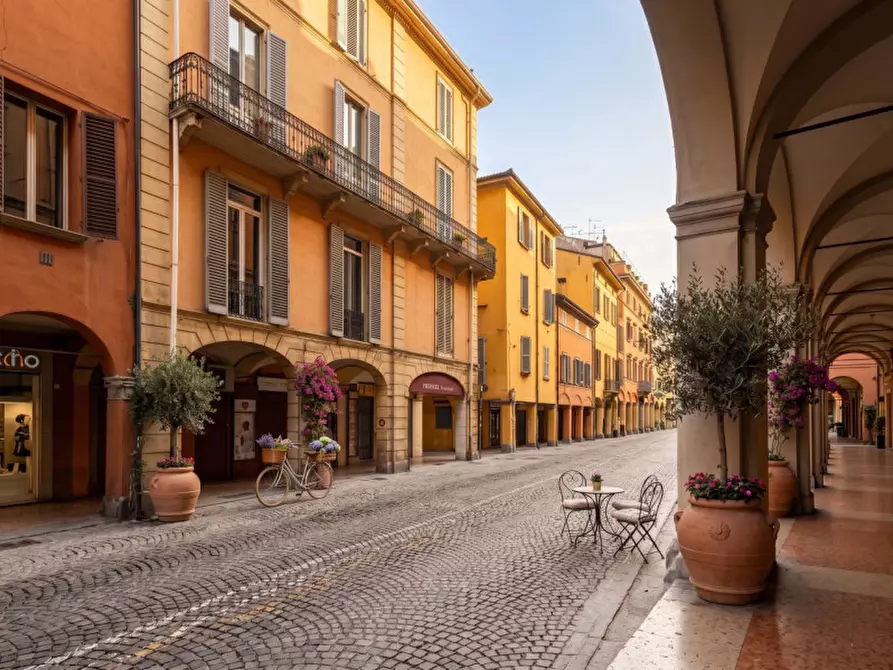 Immagine 1 di Cantina in vendita  in Via Santo Stefano a Bologna
