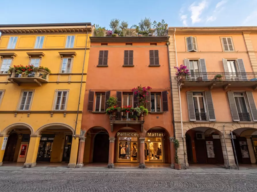 Immagine 3 di Cantina in vendita  in Via Santo Stefano a Bologna