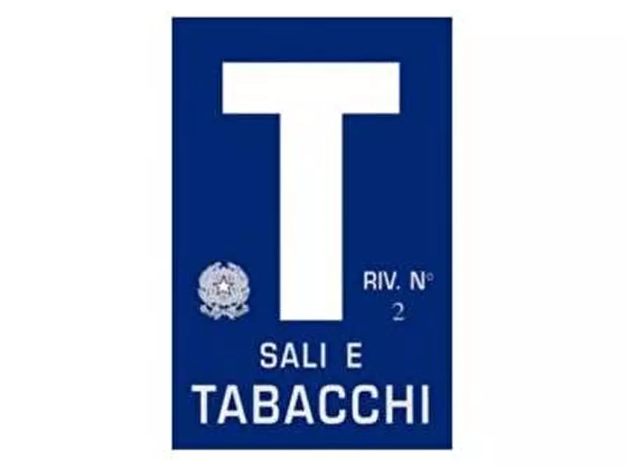 Immagine 1 di Attività commerciale in vendita  a Arco
