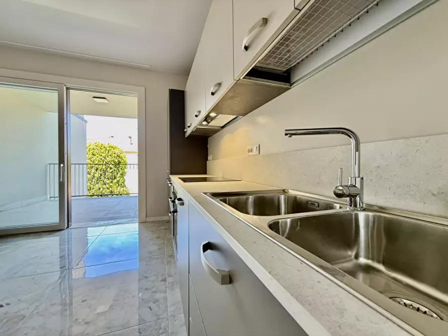 Immagine 5 di Appartamento in vendita  in Vicolo Casara a Lazise