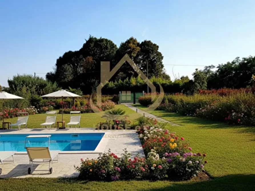 Immagine 5 di Villa in vendita  in Via Vallere a Vigevano