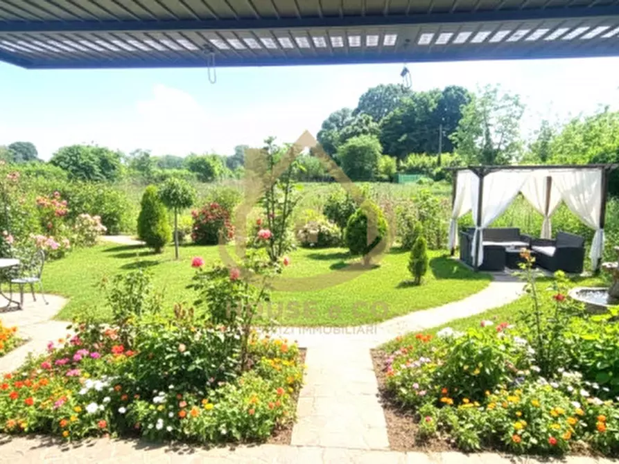 Immagine 6 di Villa in vendita  in Via Vallere a Vigevano