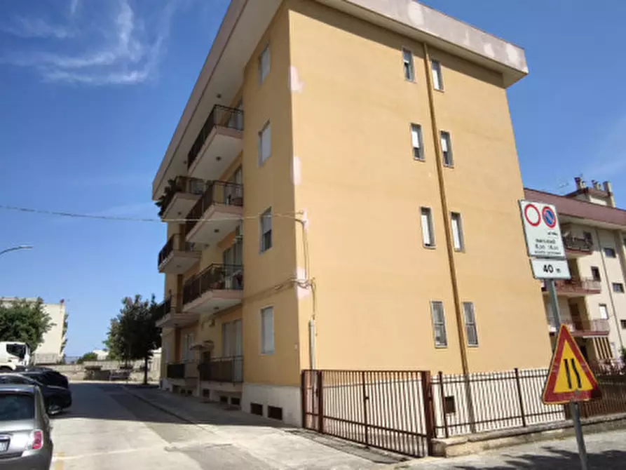 Immagine 3 di Appartamento in vendita  in Via Pietro Nenni a Fasano