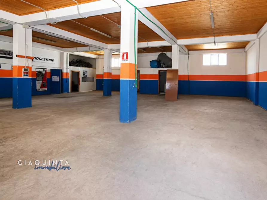 Immagine 3 di Magazzino in vendita  in Via Circonvallazione snc a Palagonia