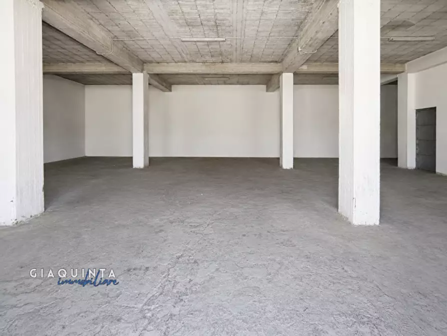 Immagine 11 di Magazzino in vendita  in Via Circonvallazione snc a Palagonia