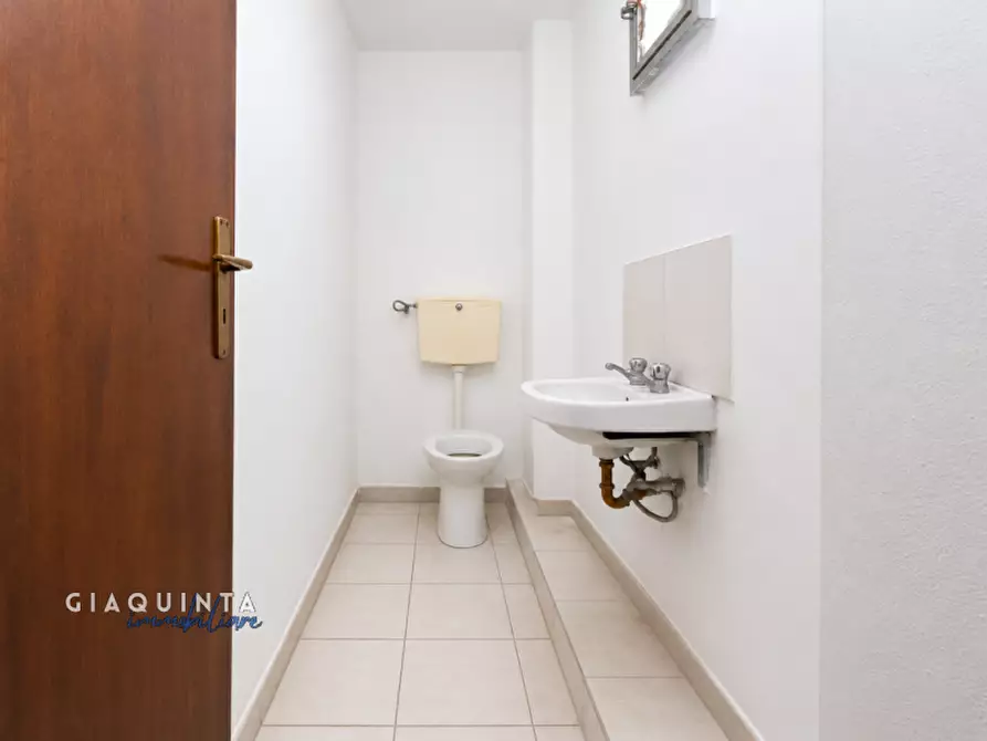 Immagine 14 di Magazzino in vendita  in Via Circonvallazione snc a Palagonia