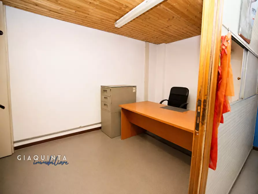Immagine 19 di Magazzino in vendita  in Via Circonvallazione snc a Palagonia