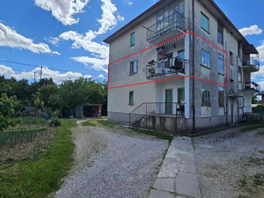 Immagine 2 di Appartamento in vendita  in Piazza Guglielmo Marconi, 5, 34070 Capriva del Friuli GO a Capriva Del Friuli