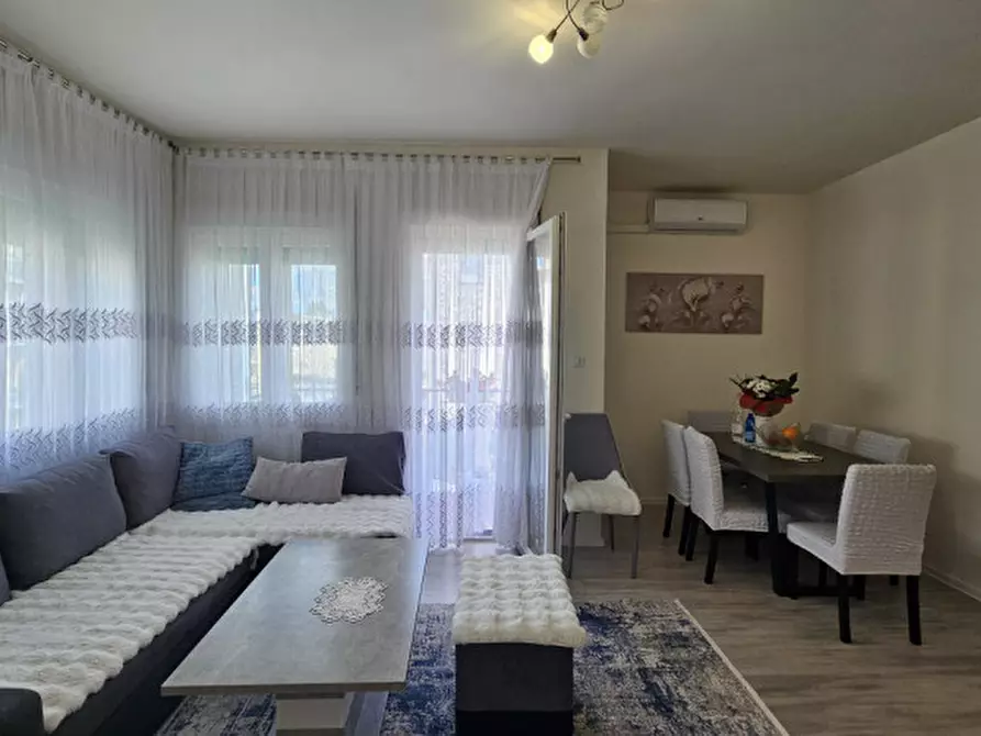 Immagine 28 di Appartamento in vendita  in Piazza Guglielmo Marconi, 5, 34070 Capriva del Friuli GO a Capriva Del Friuli
