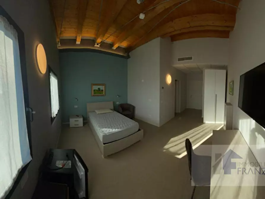 Immagine 9 di Camera in affitto  a Meolo