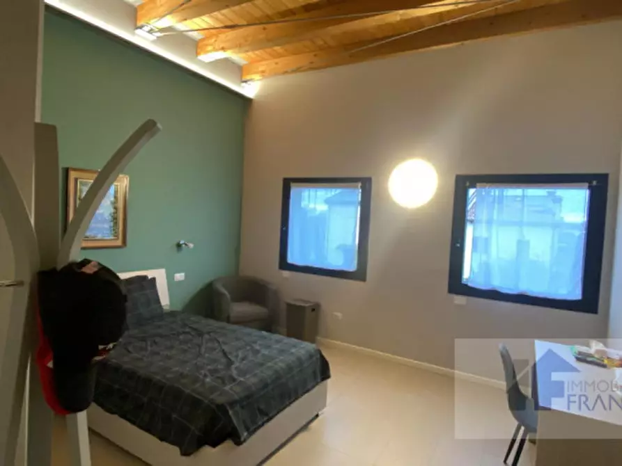 Immagine 16 di Camera in affitto  a Meolo