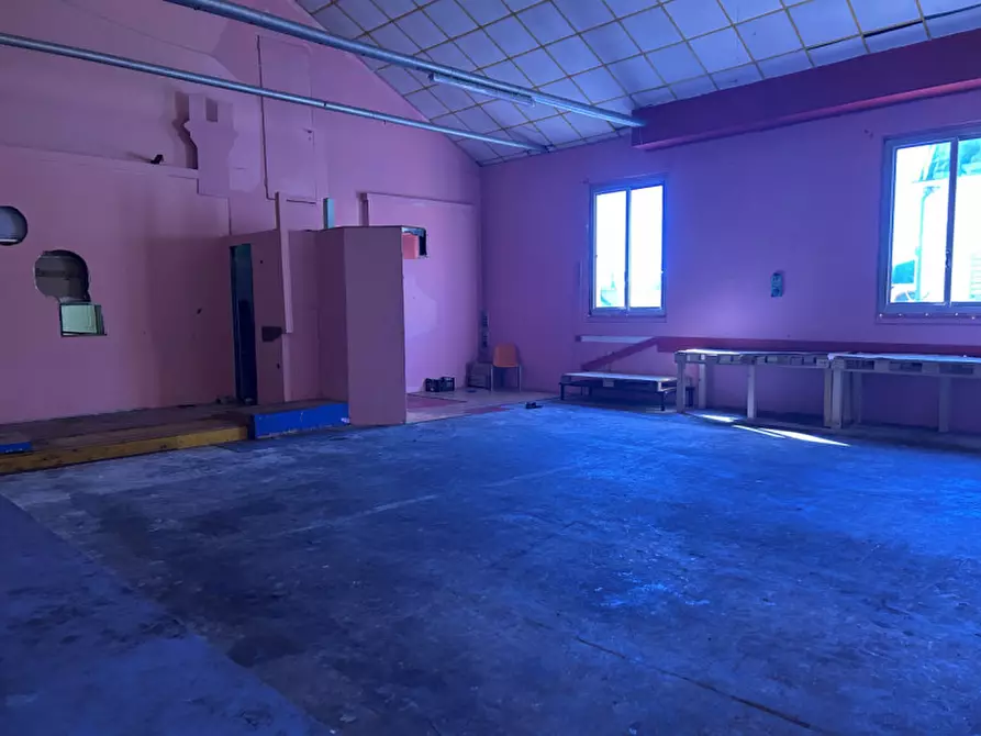 Immagine 2 di Capannone industriale in affitto  in Via Giovan Battista Menini a Padova