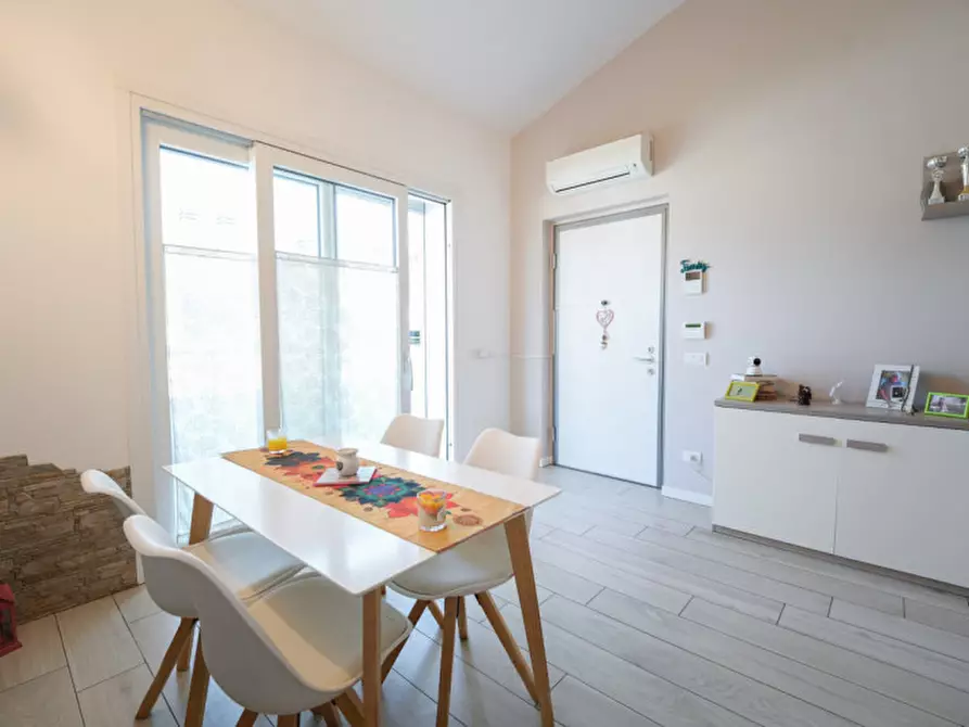 Immagine 4 di Appartamento in vendita  in Via Agnesi 16 a Correzzana