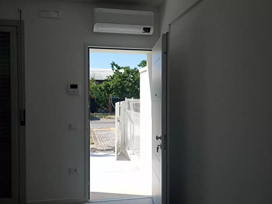 Immagine 9 di Villetta a schiera in vendita  in Via Basento a Pesaro