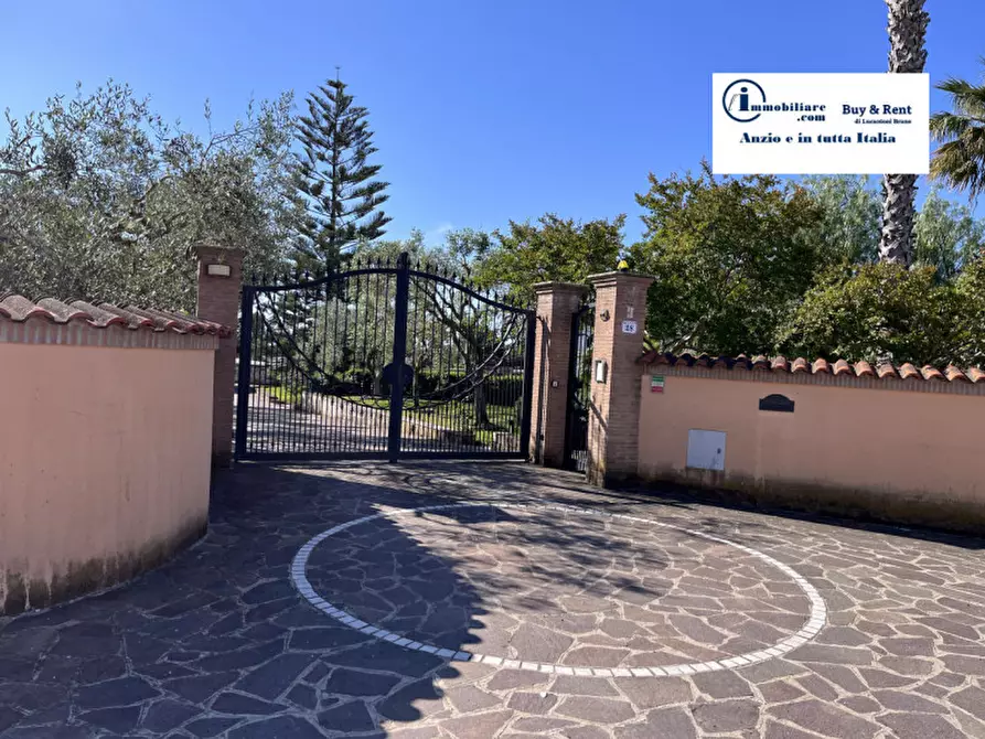 Immagine 2 di Casa bifamiliare in vendita  in via della chiusa a Nettuno