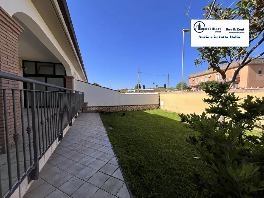 Immagine 6 di Casa bifamiliare in vendita  in via della chiusa a Nettuno