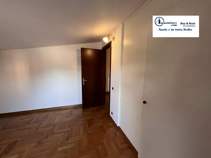 Immagine 39 di Casa bifamiliare in vendita  in via della chiusa a Nettuno