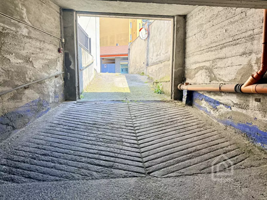Immagine 8 di Garage in vendita  in Via Matteo Bandello 15 a Torino