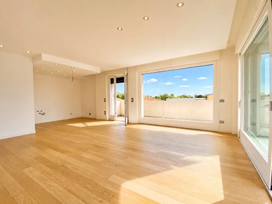 Immagine 2 di Appartamento in vendita  in via XXIV Maggio a Legnago