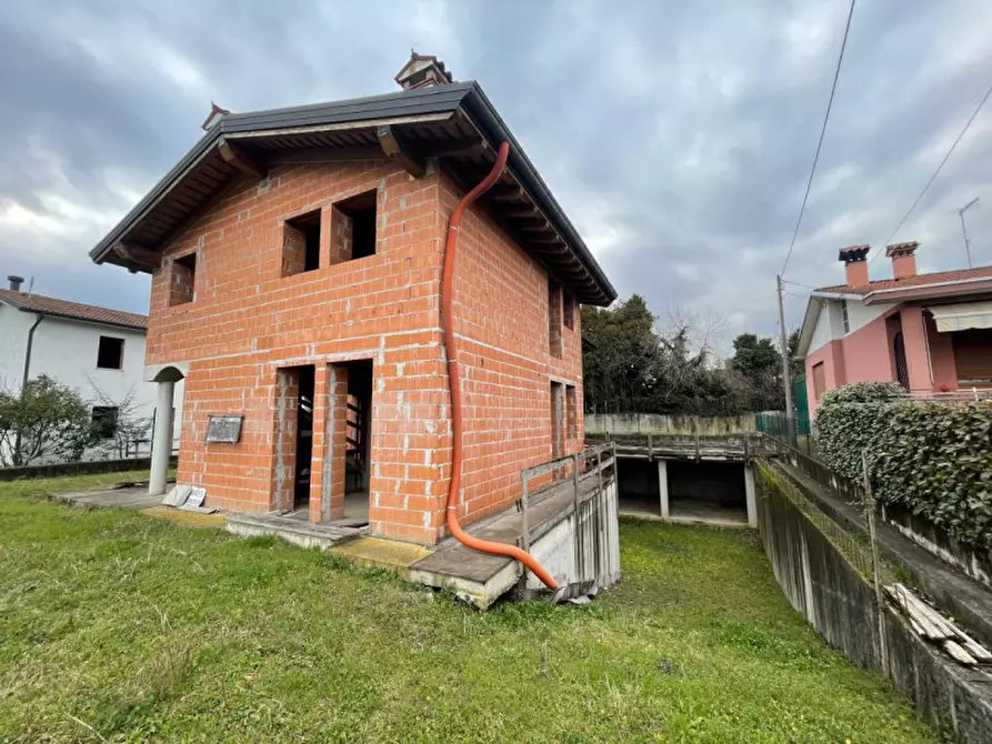 Immagine 1 di Casa bifamiliare in vendita  in Via Tigli a Malo