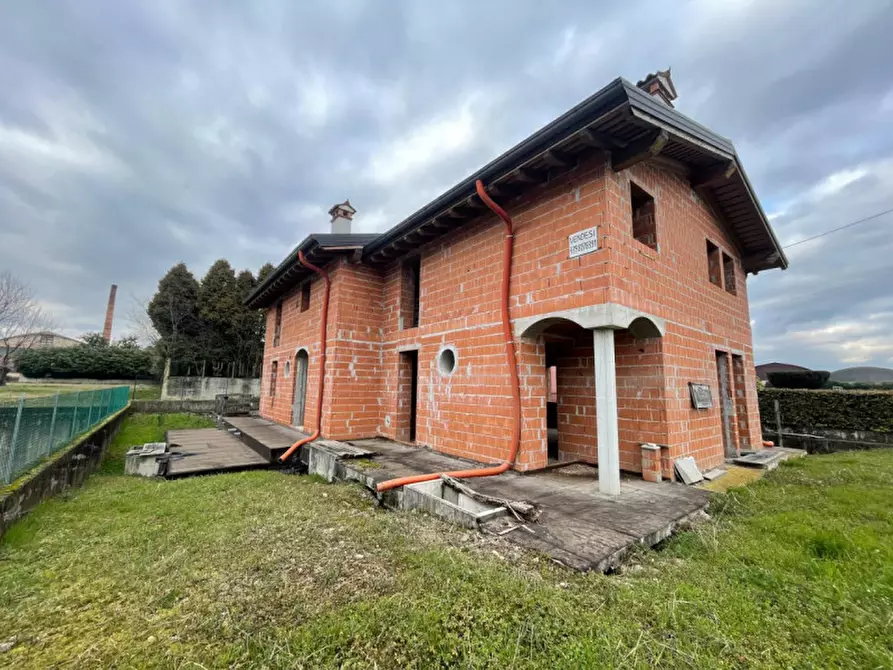 Immagine 3 di Casa bifamiliare in vendita  in Via Tigli a Malo