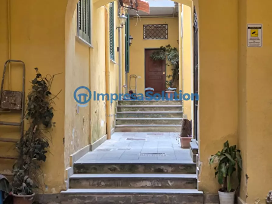Immagine 28 di Camera in affitto  in Vico Lammatari a Napoli