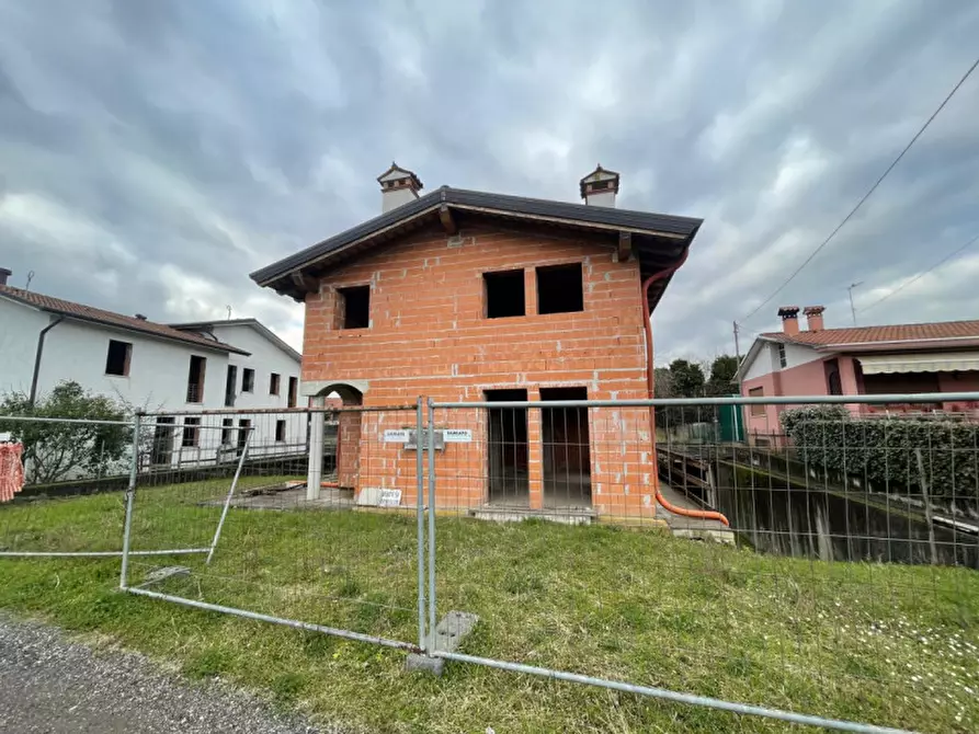 Immagine 1 di Casa bifamiliare in vendita  in Via Tigli a Malo