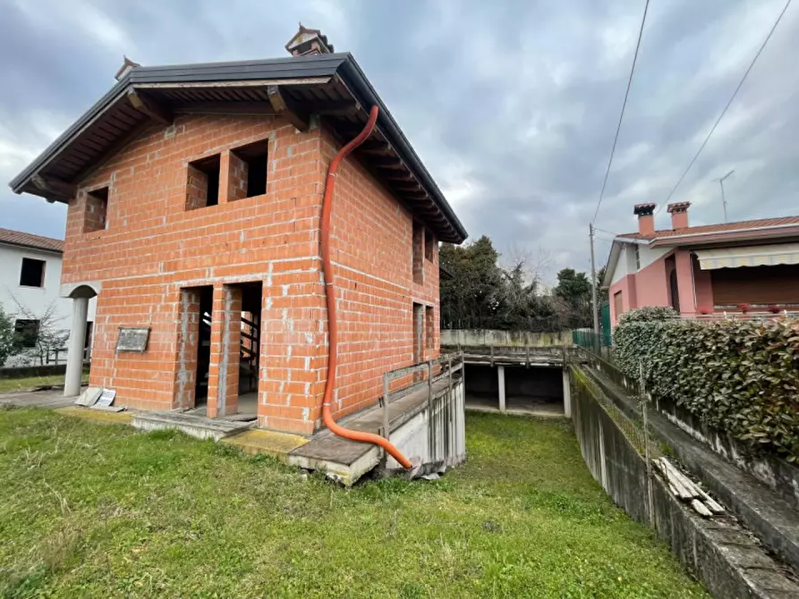 Immagine 3 di Casa bifamiliare in vendita  in Via Tigli a Malo