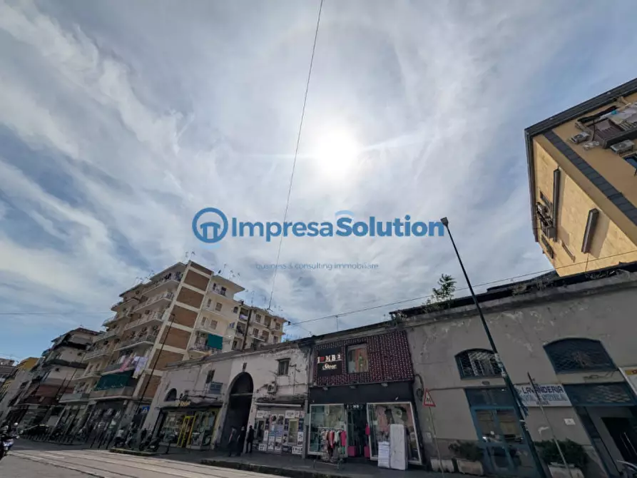 Immagine 2 di Negozio in vendita  in Via Casanova a Napoli