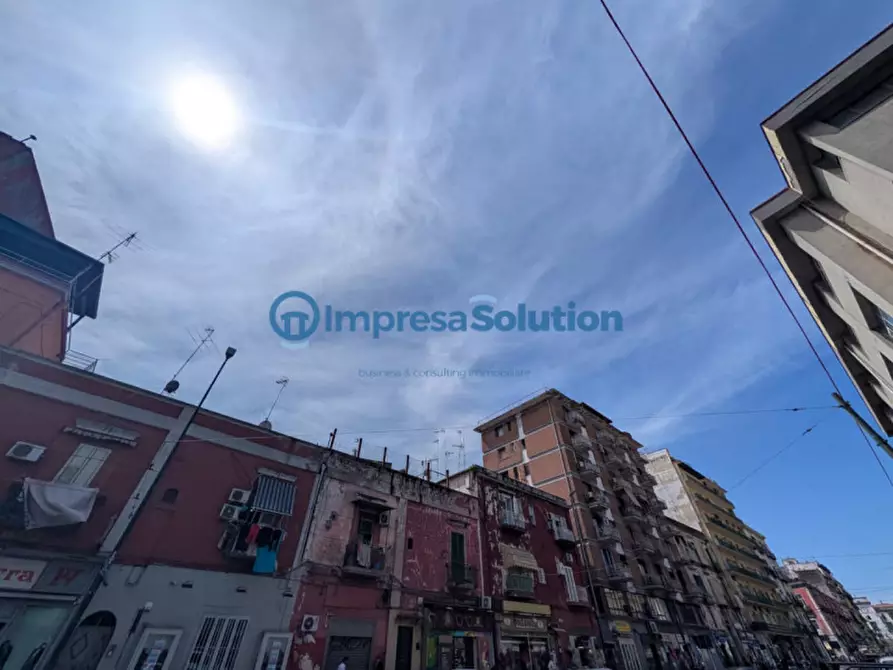 Immagine 6 di Negozio in vendita  in Via Casanova a Napoli