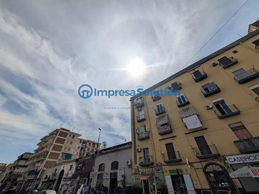 Immagine 9 di Negozio in vendita  in Via Casanova a Napoli