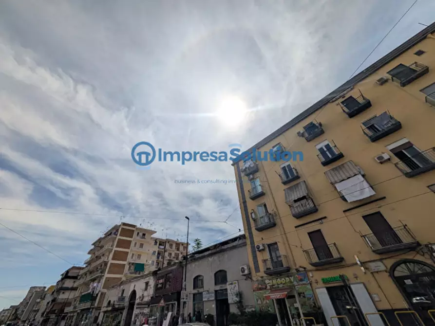 Immagine 10 di Negozio in vendita  in Via Casanova a Napoli