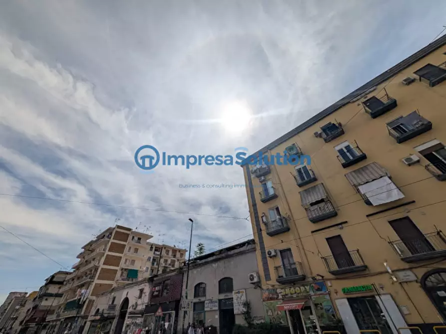 Immagine 11 di Negozio in vendita  in Via Casanova a Napoli